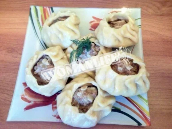 Манти з яловичини в скороварці на пару
