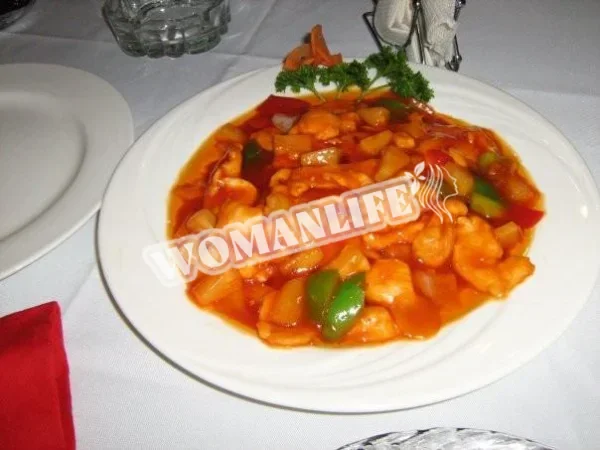 Курка з ананасами по-китайськи