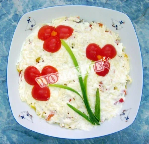Листковий салат з куркою, грибами та сиром