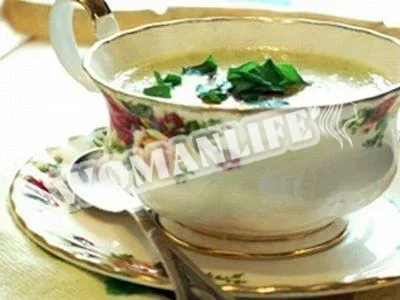 Суп з брокколі з кедровими горішками