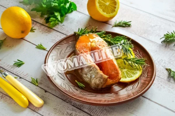 Соковита форель в духовці, стейки у фользі