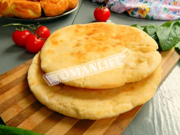 Пиріжки з дріжджового тіста на сковороді