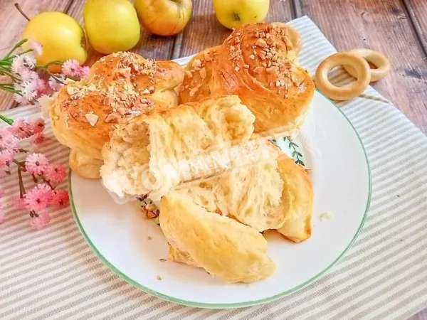 Здобне тісто на молоці для булочок