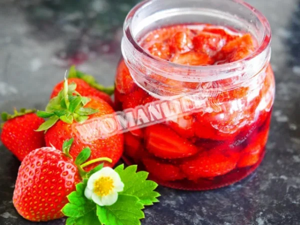 Полуничне варення з желюючим цукром