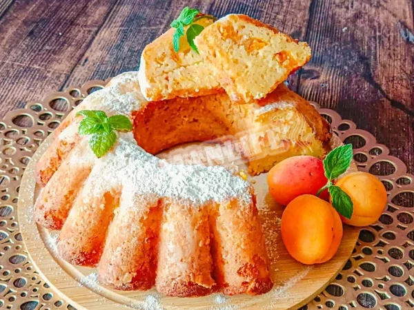 Сирний пиріг з курагою