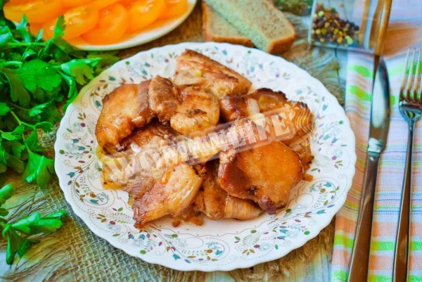 Смажене сало на сковороді