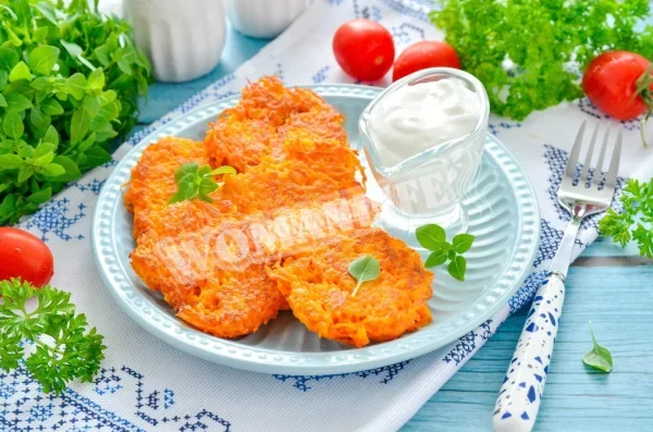 Млинці з цибулею та морквою
