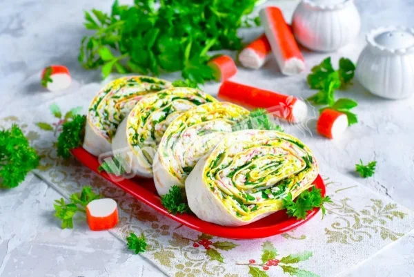 Лаваш з крабовими паличками, яйцем і майонезом