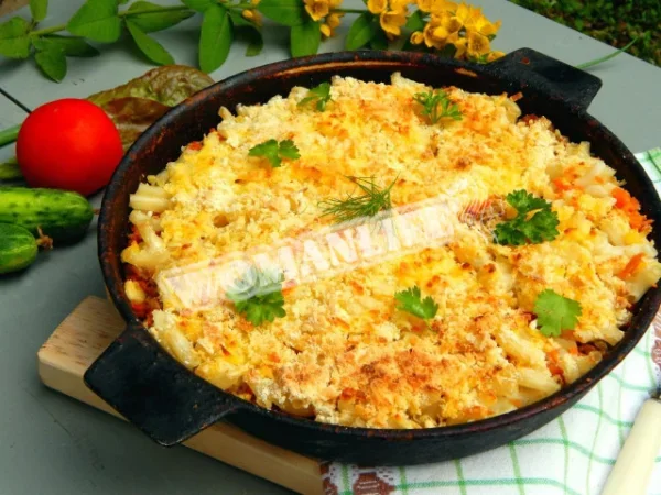 Макарони з сиром і фаршем в духовці