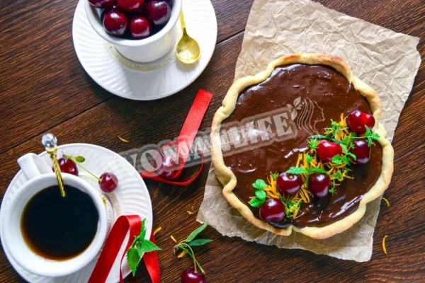 Пісочний вишневий пиріг