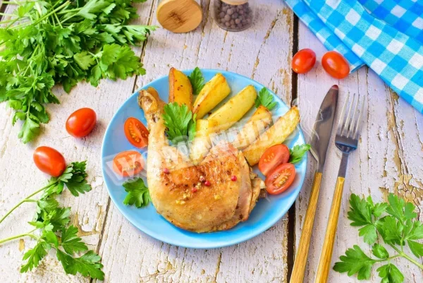 Смажені курячі ніжки на сковороді з часником