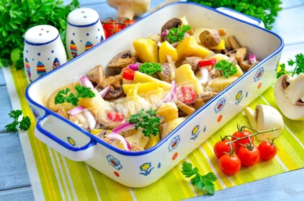 Картопля з печерицями в духовці