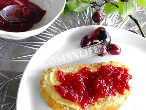 Варення з кизилу без кісточок