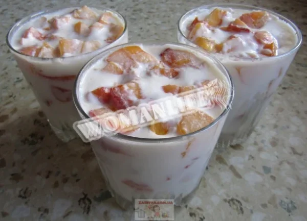 Вершкове желе з фруктами