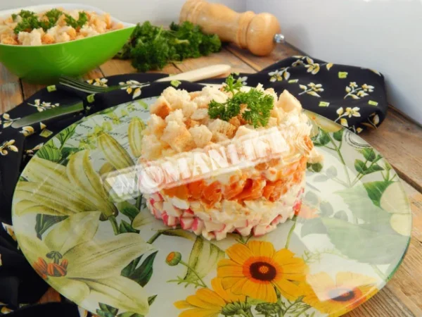 Королівський салат з крабовими паличками