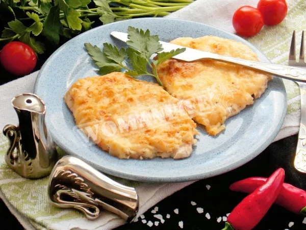 Куряча грудка з сиром в духовці