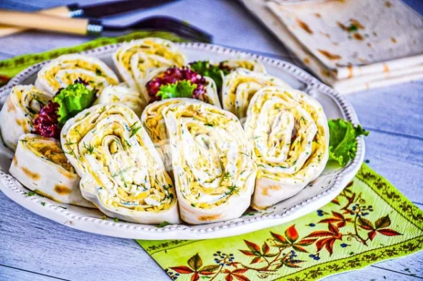 Лаваш з сиром і яйцем