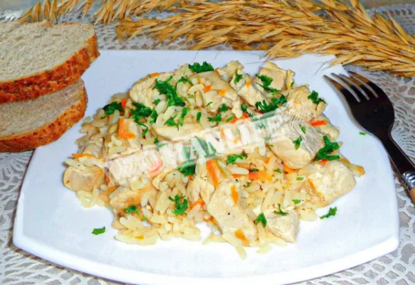 Куряче філе з рисом