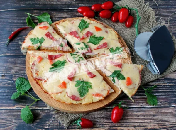 Піца з кабачків на сковороді