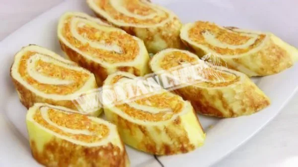 Омлетний рулет з пряною начинкою