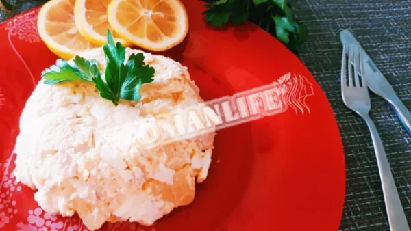 Ситний салат з куркою і ананасами
