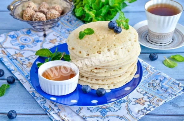 Марокканські млинці з манкою з дірочками