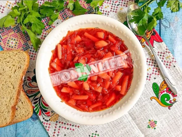 Класичний буряковий суп без м'яса
