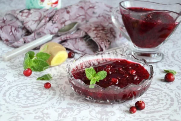 Журавлинний соус з імбиром і корицею