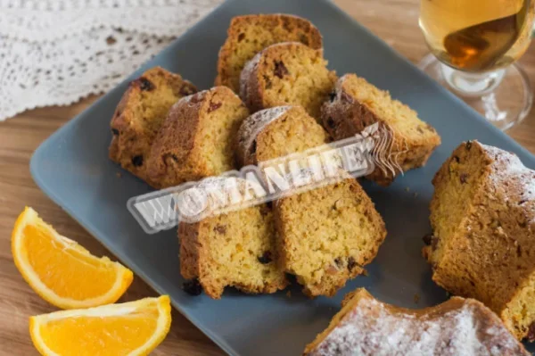 Великий кекс з родзинками та апельсином