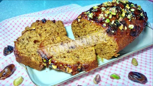 Торт з фініками і горіхами в соку