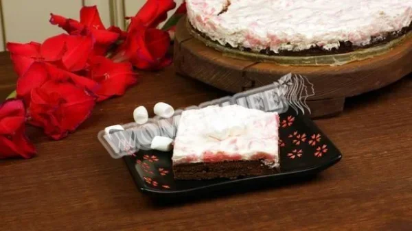 Брауні з повітряною кулькою з мусу з зефіру