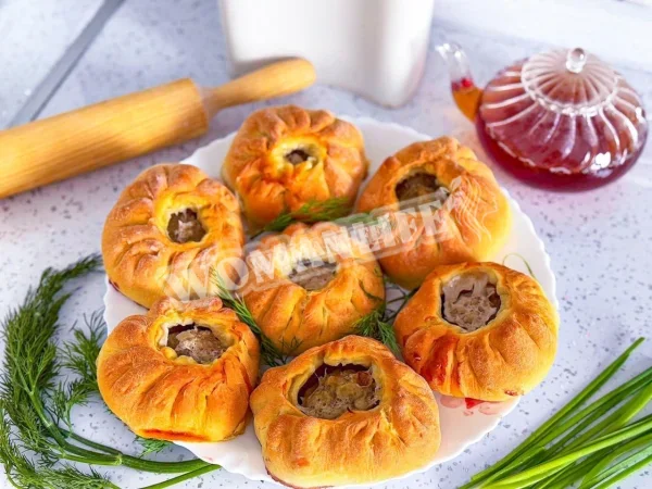 Біляші з м'ясом в духовці