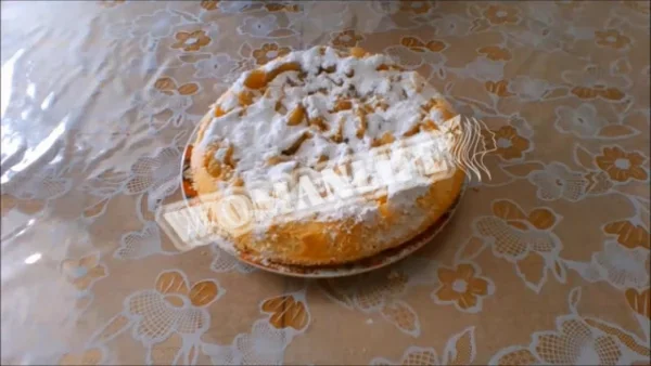 Шарлотка з яблуками без надмірностей