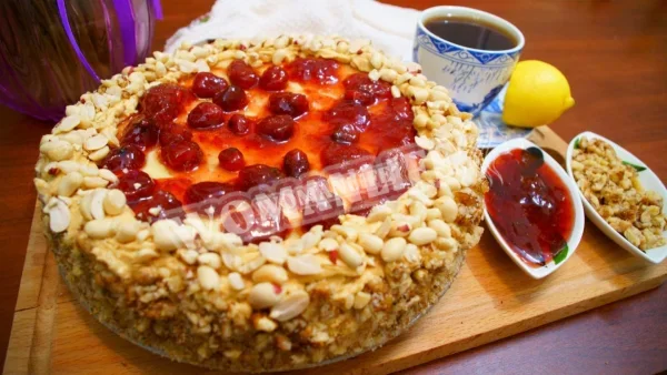 Пісочний пиріг з арахісом і волоськими горіхами