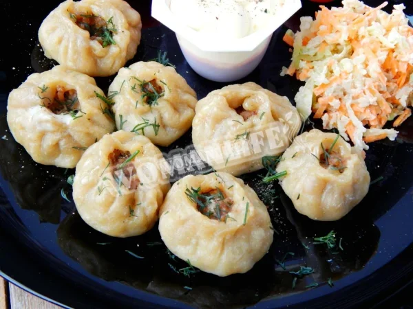 Бурят позує для пари