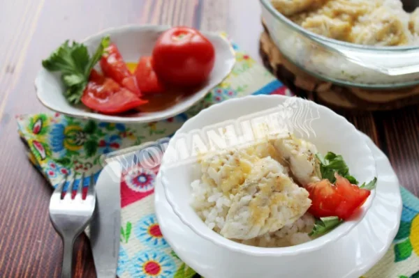Минтай з рисом