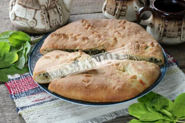 Дріжджовий пиріг з щавлем