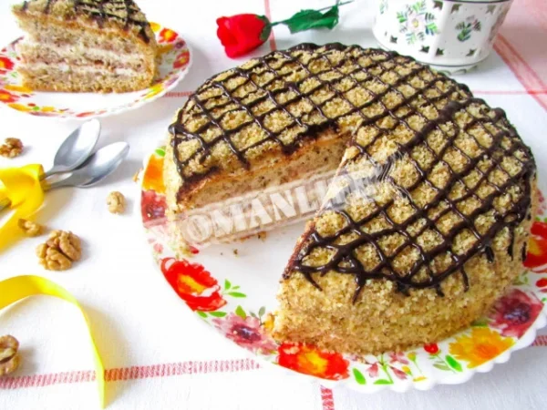 Бісквіт з горіхами
