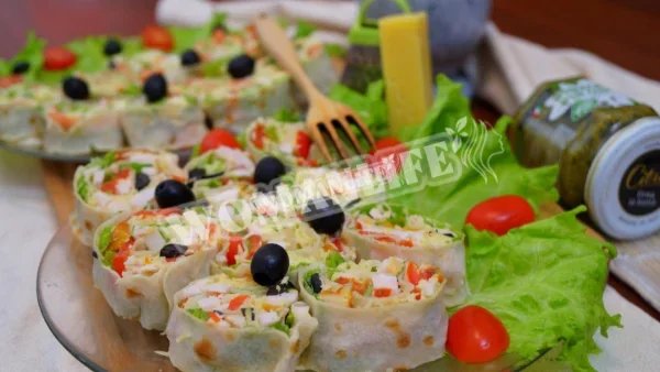 Закусочні роли з куркою та рибою