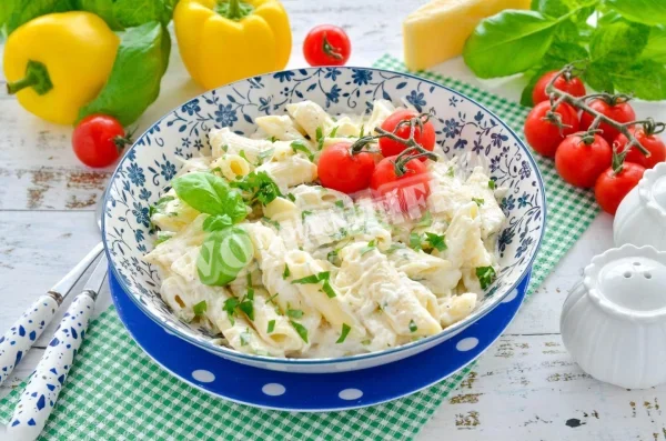 Макарони зі сметаною і сиром