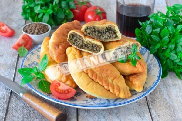 Пиріжки з печінкою, смажені на сковороді