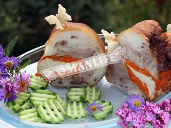 Рулет з рульки з морквою