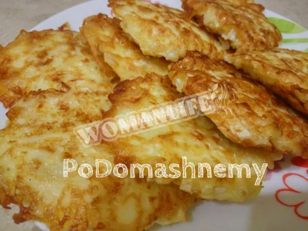 Капустяні оладки з цибулею