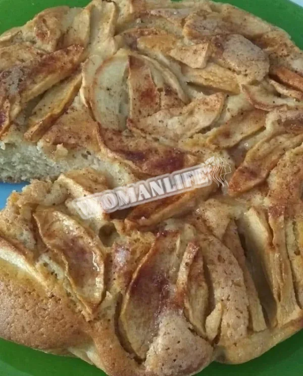 Яблучний пиріг з маргарином і молоком