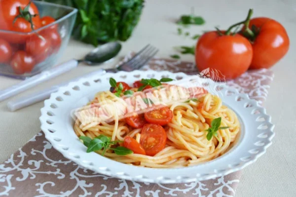 Паста з помідорами