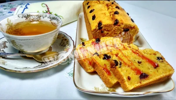 Морквяно-апельсиновий капкейк з журавлиною