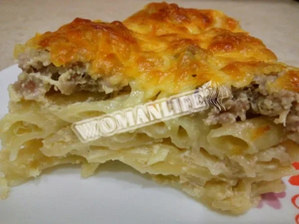 Макарони з фаршем в молочній заправці в духовці