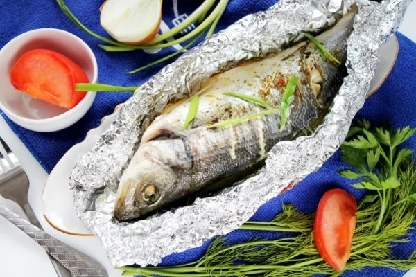 Ціла риба в духовці