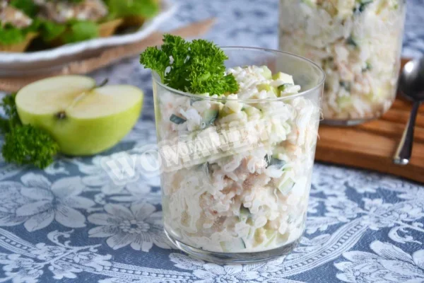 Салат з м'ясом криля і рисом