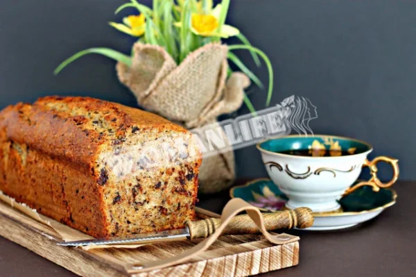 Банановий кекс з шоколадом, горіхами та яблуками